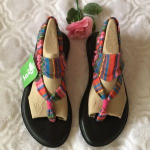 SANUK girls YOGA SANDALS, size 4-5 (women’s 5)